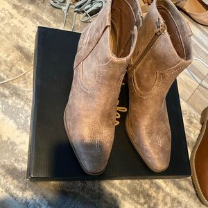 Dolce Vita ankle boots